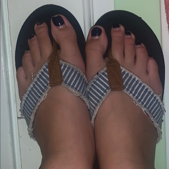 Flip-flops - Picture 2 of 2